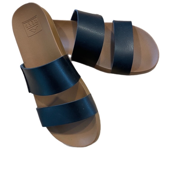 Reef Shoes - Reef leather sandals in excellent used condition size 7.
